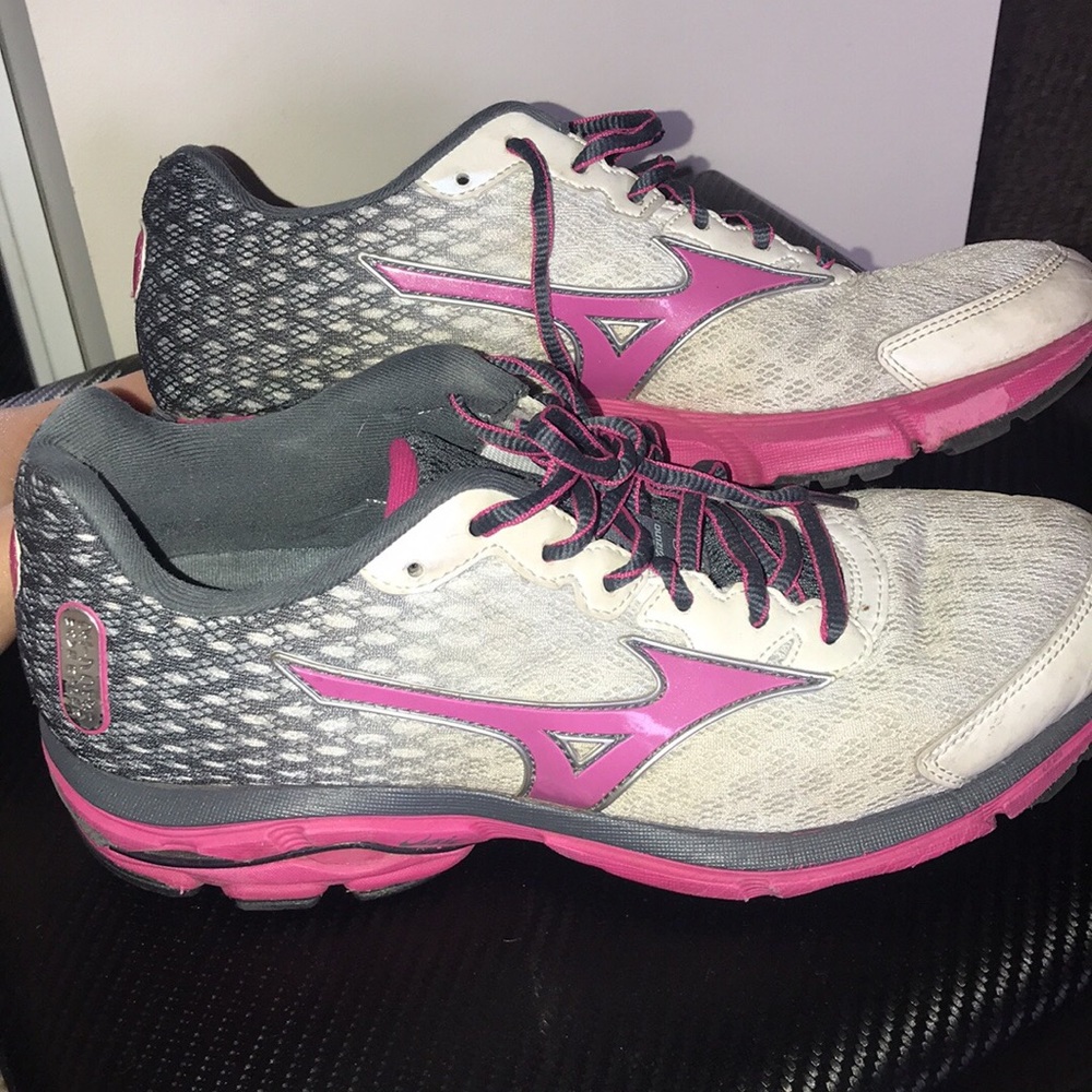 Mizuno running shoes